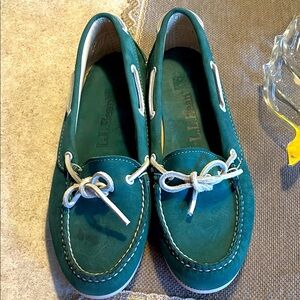 L.L. Bean boat shoe 9b